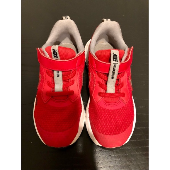 Boys Nike Revolution 5 Sneakers- SOLD OUT - Picture 3 of 6